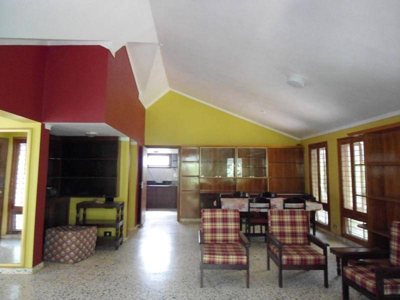 1_yogahall.jpg